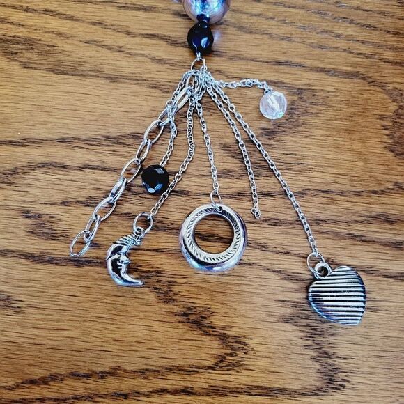 New stretchy band bracelet with dangle detail charms - Picture 3 of 5